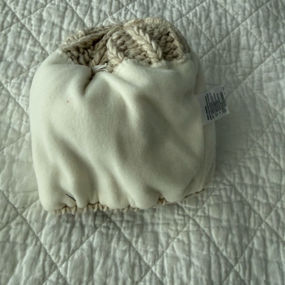 Stylish Kids Knit Hat with Faux Fur Pom Poms - Picture 3 of 6